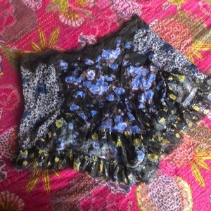 FREE PEOPLE / PATTERNED PULL ON SHORTS